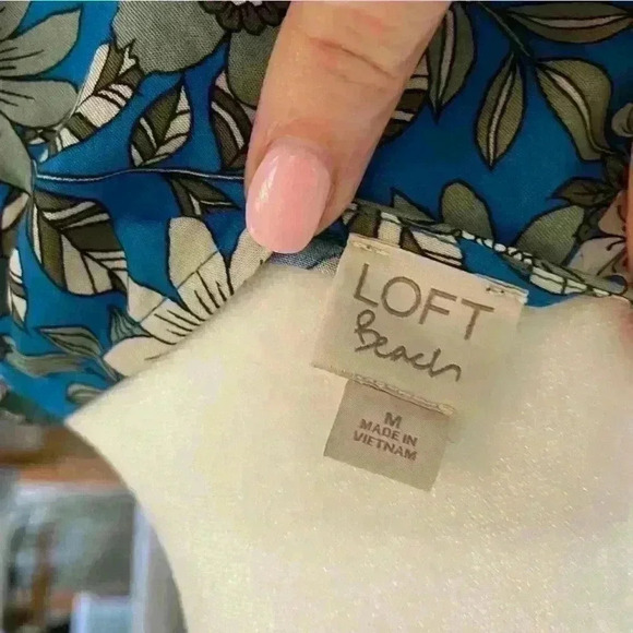 LOFT Ann Taylor Beach Swim Cover up Wrap Dress Size M Keyhole Floral Resortwear - Picture 6 of 7